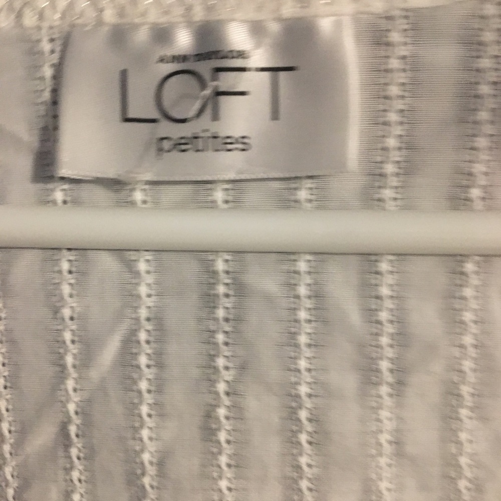 ! Loft Top - Picture 2 of 3